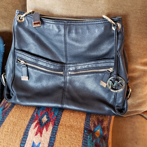 Michael Kors black leather shoulder purse - Picture 7 of 14